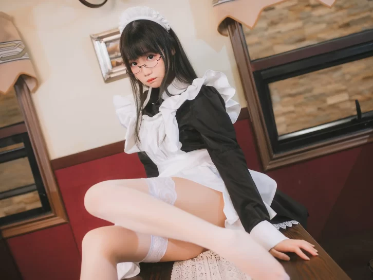 【cosplay】焖焖碳 – 女仆 [33P-98MB]