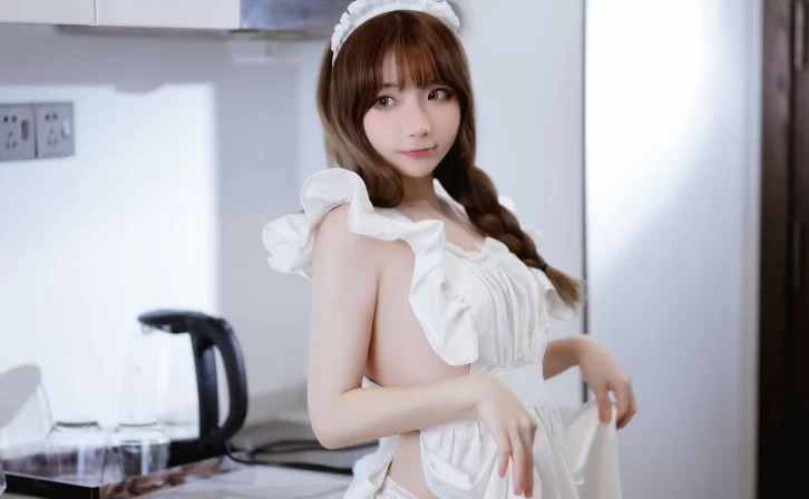 【美女写真】是三不是世w – 围裙 [62P-748MB]