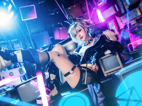 【cosplay】流一_喵喵喵喵喵喵 – 银狼 [18P-278MB]