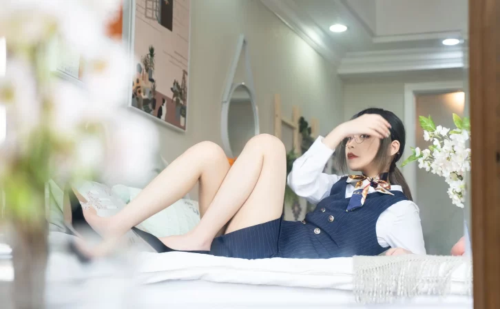 【cosplay】梨瑾瑾 – 乘务员 [20P-272MB]