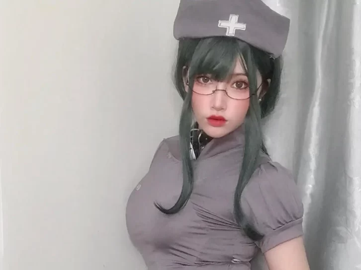 【cosplay】你十七鸽 – 灰色护士 [146P1V-280MB]